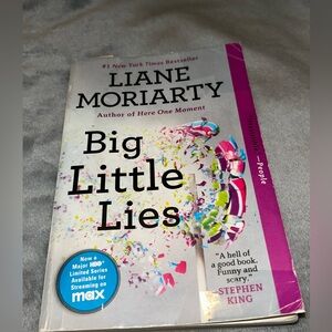 Big Little Lies by Liane Moriarty, Paperback, 2014